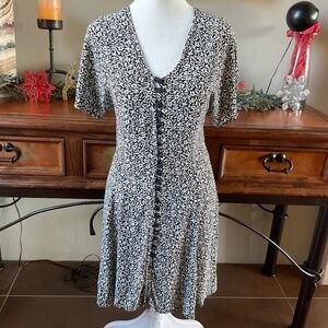 ZOE Button-Front Mini Dress Size M Black & White Floral